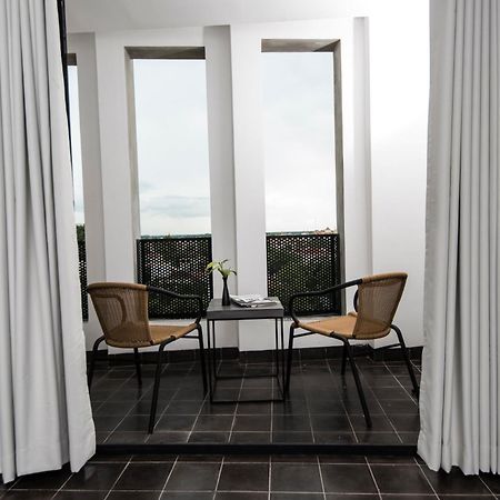 Aquarius Hotel And Urban Resort Phnom Penh Luaran gambar